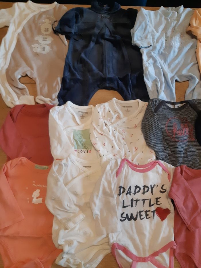 Lot pyjamas et bodies fille 6 mois - photo numéro 2
