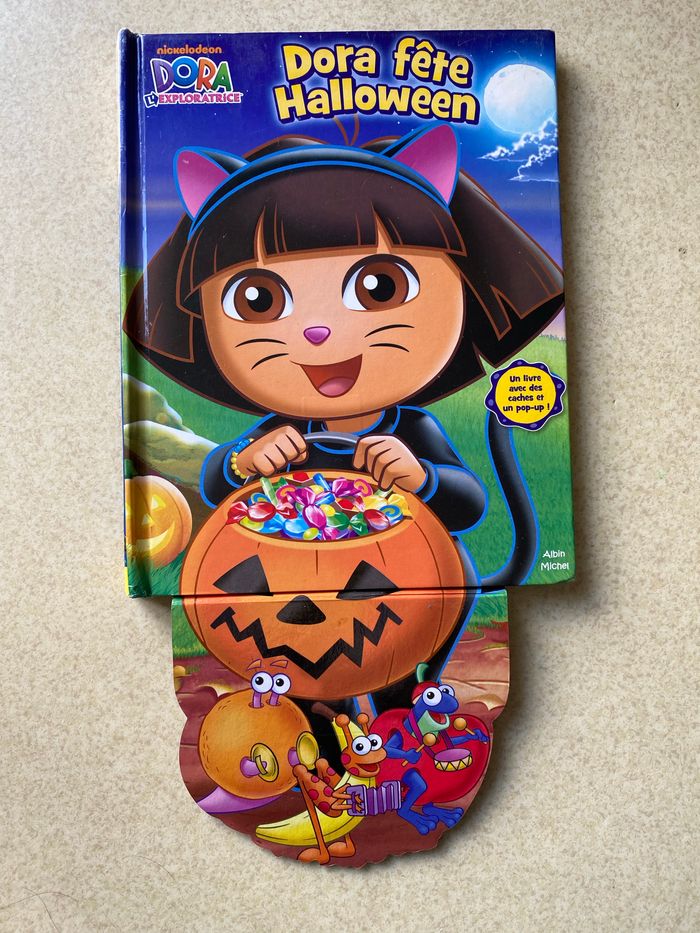 Livre 3D Dora fête Halloween - photo numéro 2