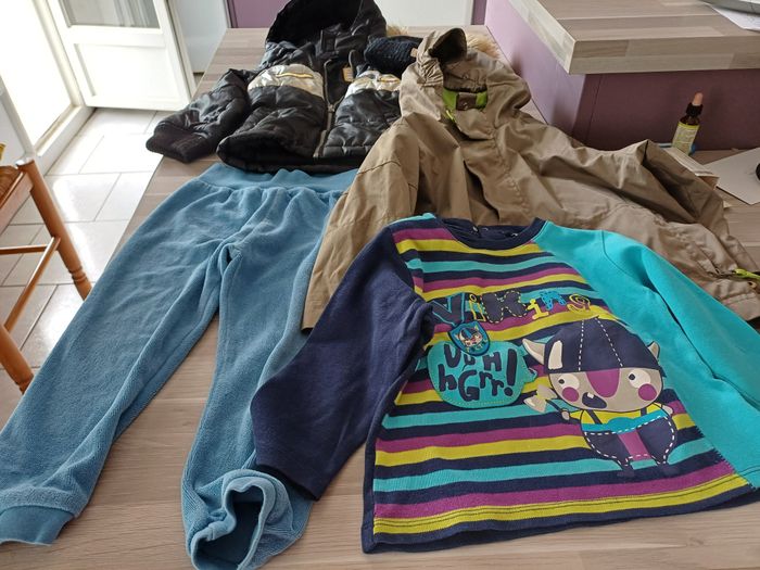 4 articles pour garçons Taille 18 mois