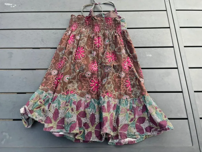 Robe vinyl fraise 6 ans - photo numéro 2