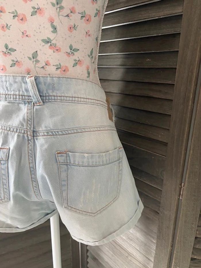 short Bershka bleu clair taille 42 - photo numéro 6