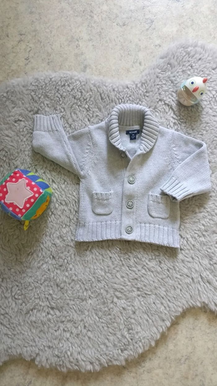 Gilet gris taille 3 mois