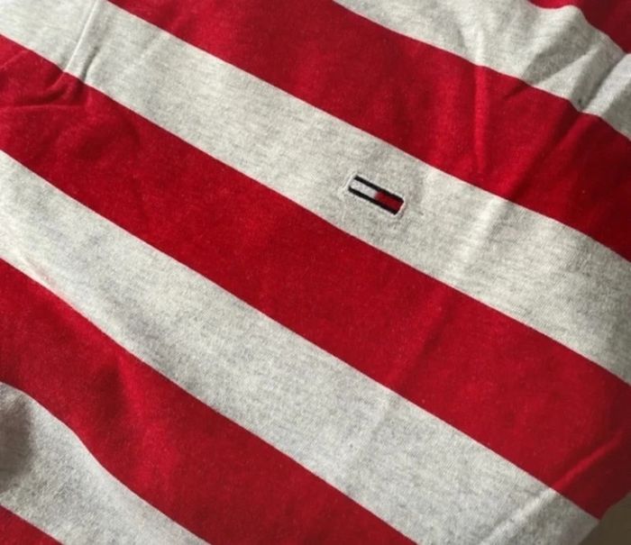 T-shirt Tommy jeans, taille XL plutôt L en très bon état - photo numéro 5