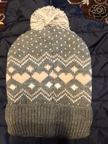Bonnet fille gris avec imprimés