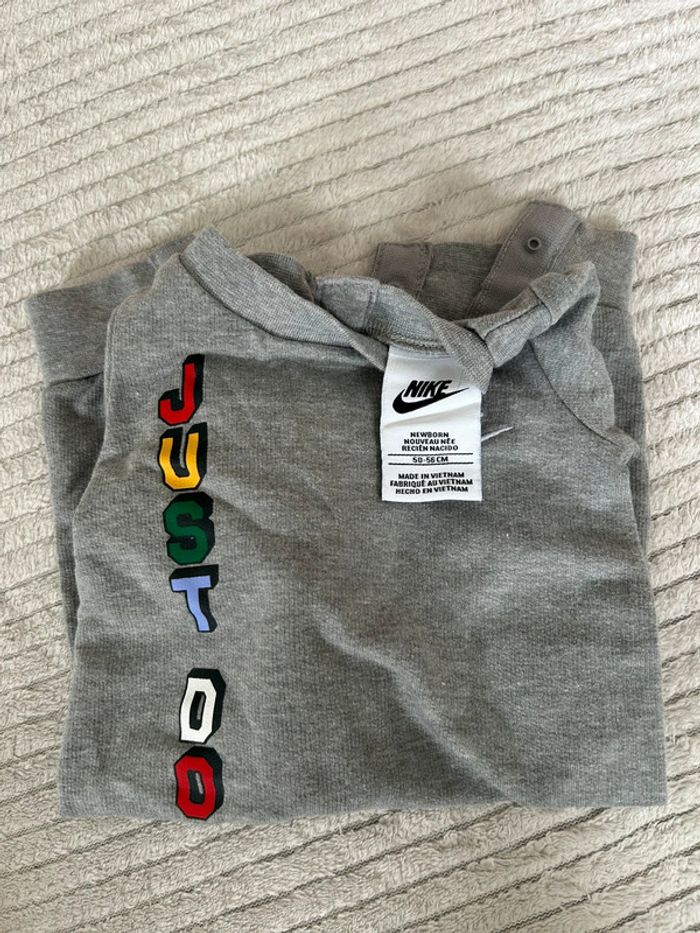 Combinaison Nike - photo numéro 2
