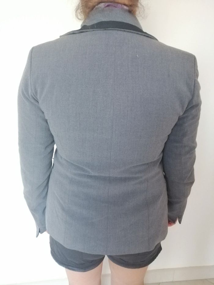 Veste noire et grise foncée - photo numéro 4