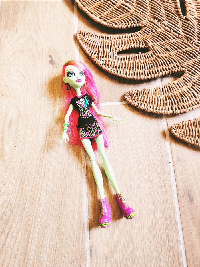 🦇 Poupée Monster High Venus Mc Flytrip ghoul's spirit pom-pom marque Mattel