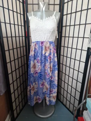 Robe voile et dentelle