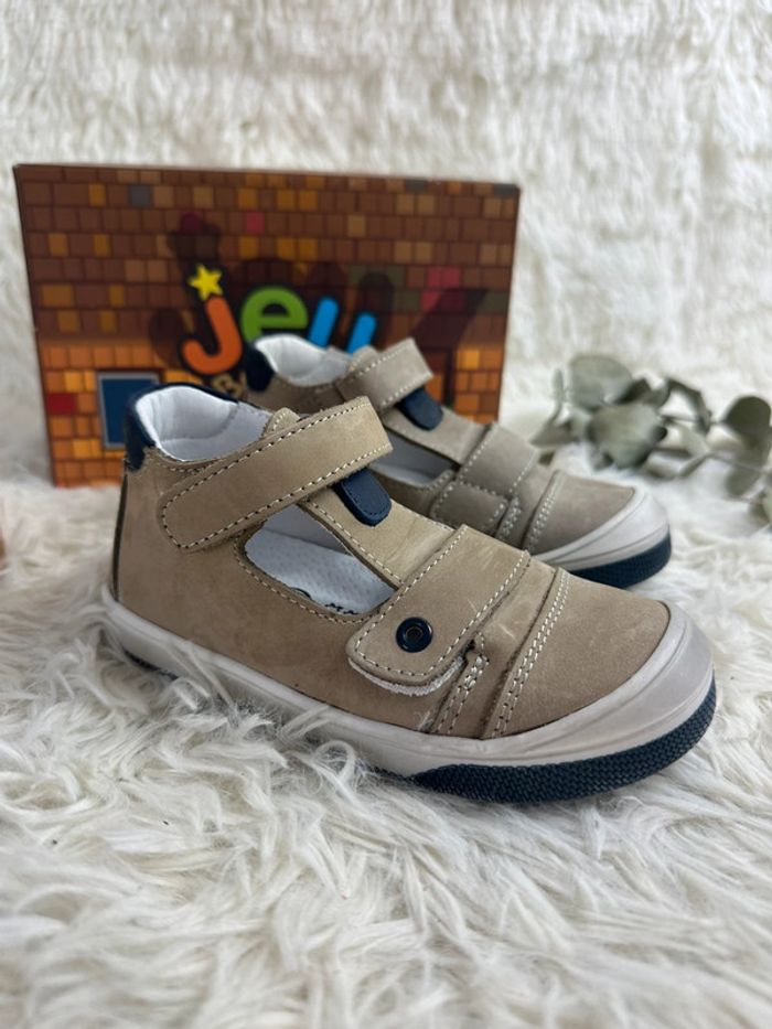 Paire de sandales Bellamy taille 25 - photo numéro 2