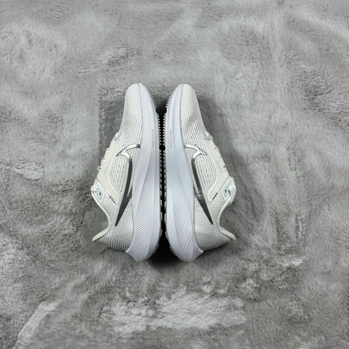 Nike Air Zoom Pegasus 40 « Metallic Silver » pointure 36 - photo numéro 8