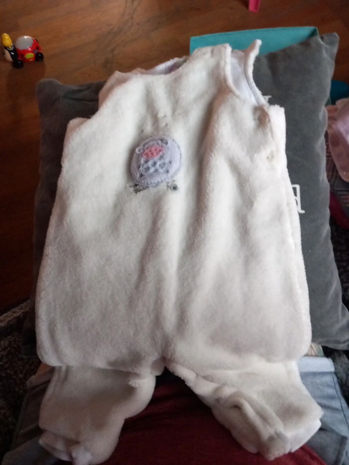 Pyjama taille 74cm l'enfant do - photo numéro 1
