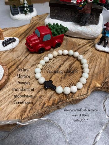 Bracelet en magnesite et croix , lithothérapie