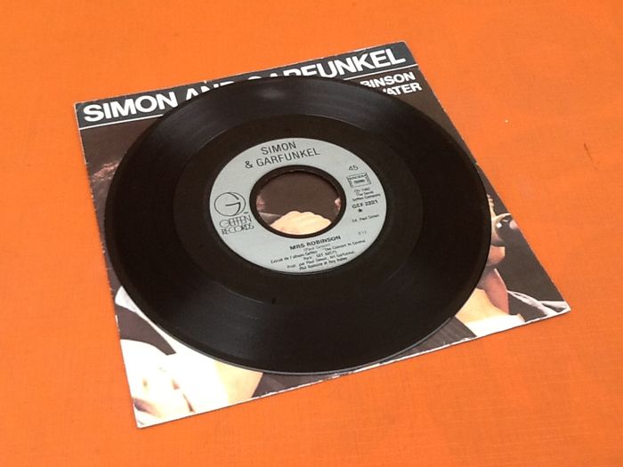 Vinyle 45 tours Simon and Garfunkel Mrs Simon (1982) - photo numéro 2