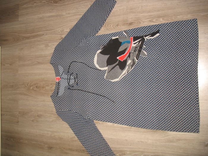 ROBE BLEUE A MOTIFS BLANCS "MISS CAPTAIN" - TAILLE 44 - n°04 - photo numéro 3