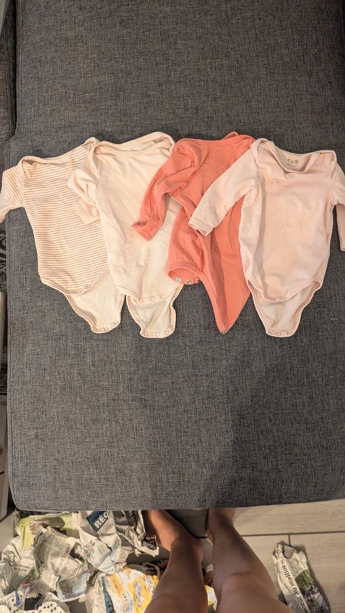 Lot body 3 mois tape à l œil