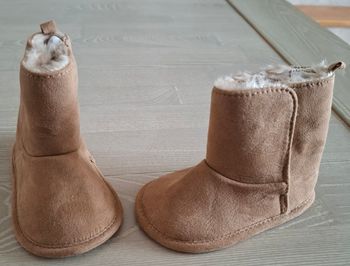 Chaussons 1an T.22