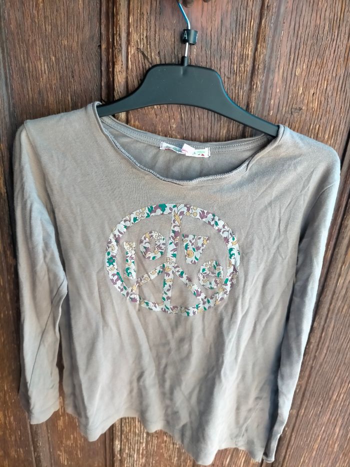 Très joli tee shirt Bonpoint 6 ans - photo numéro 1