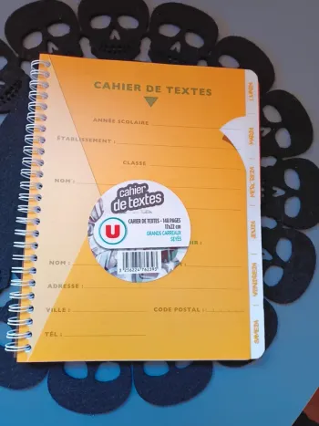 Cahier de textes jaune