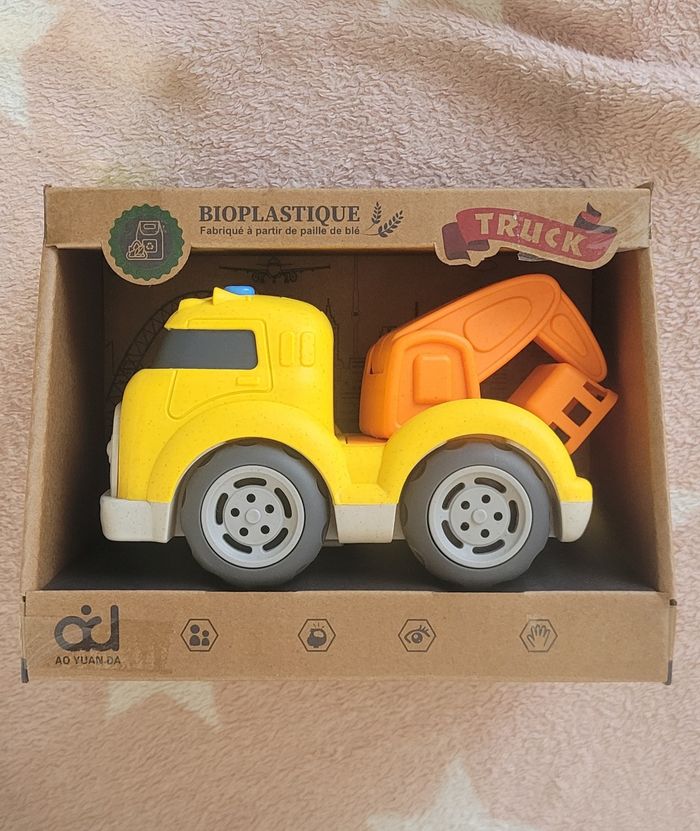 Camion grue, Truck,  bioplastique,  Neuf