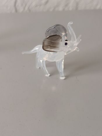 Éléphant en verre 