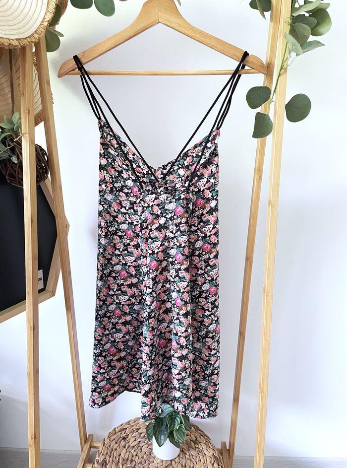 Robe dos nu Shein M/38 - photo numéro 2