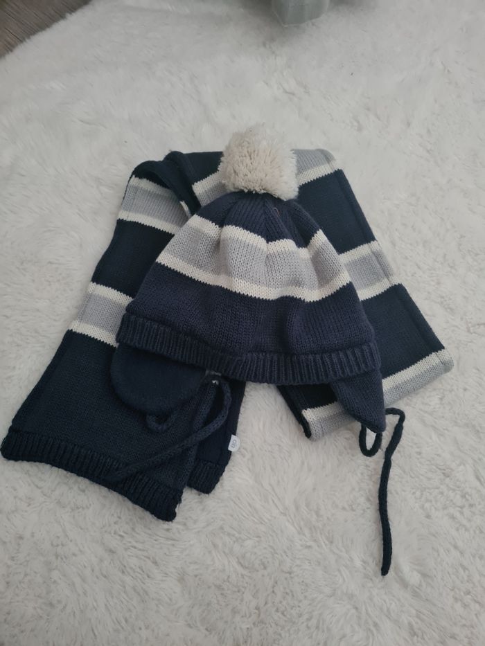 Bonnet et écharpe obaibi 18/23 mois