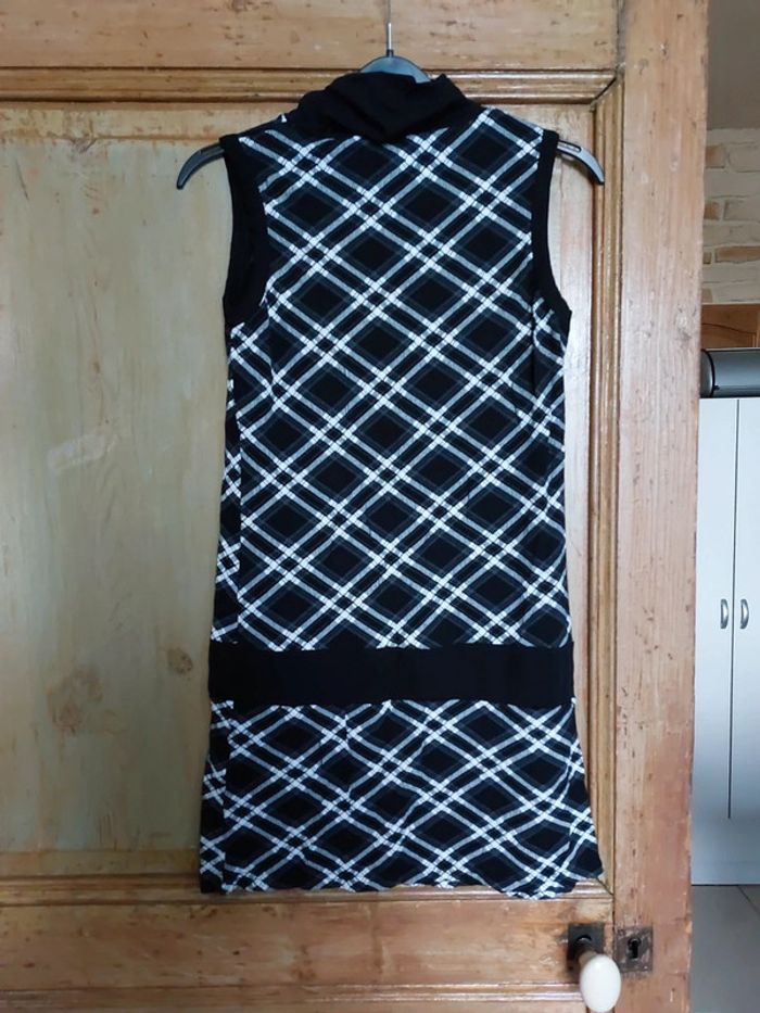 Robe courte noir et blanc - photo numéro 2