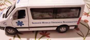 Miniature 1. 43 Ambulance