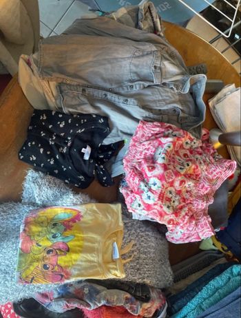 Gros lot vêtements  12 ans