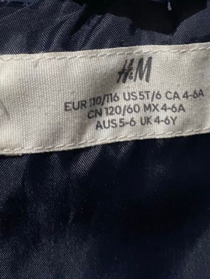Doudounes sans manche Pokémon H&m enfants taille 5ans - photo numéro 3