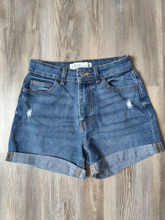 Short en jean Primark , taille 34 , très bon état - photo numéro 1
