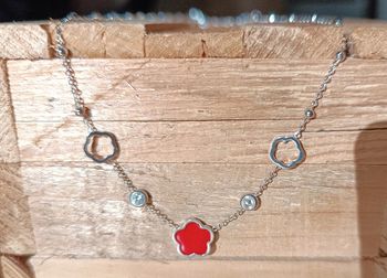 Collier Fleur rouge 🌸