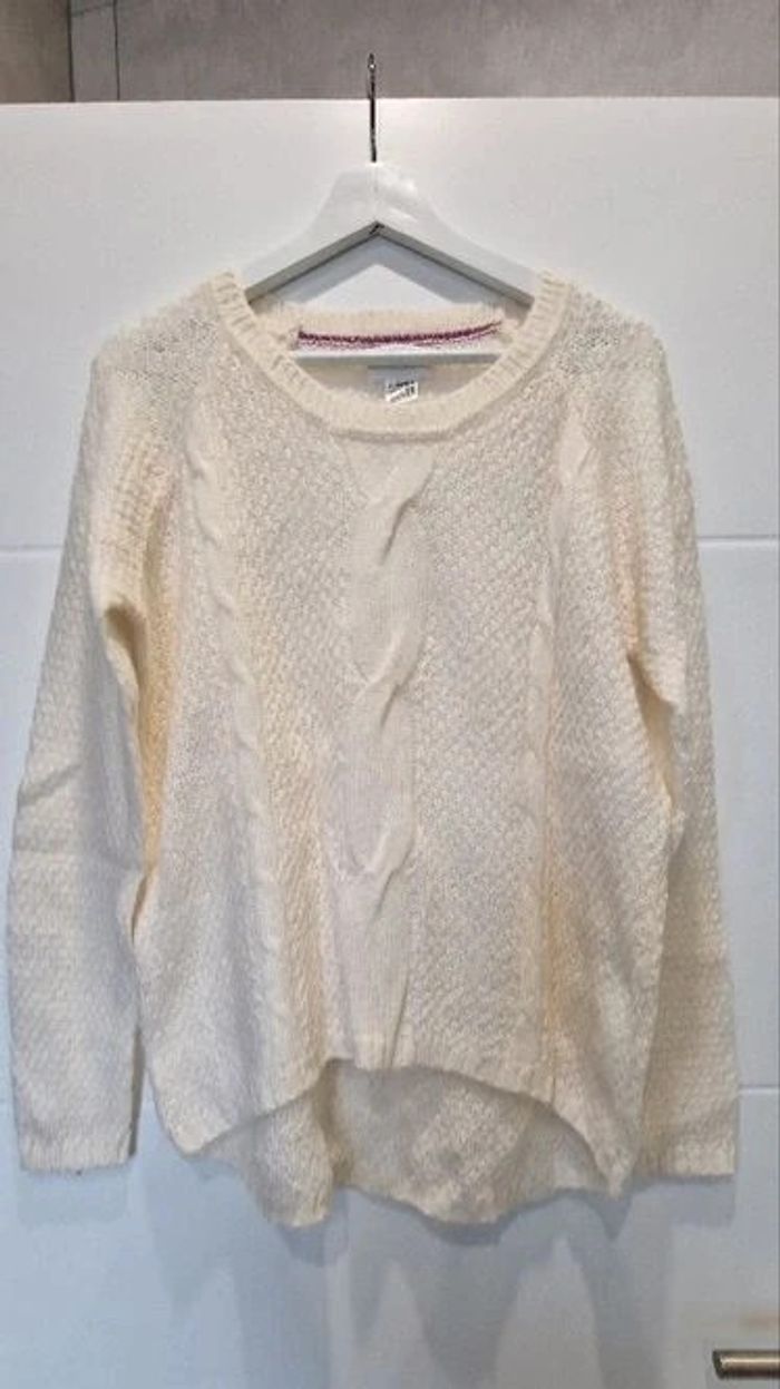 Pull en mailles blanc
T 42/44
La redoute