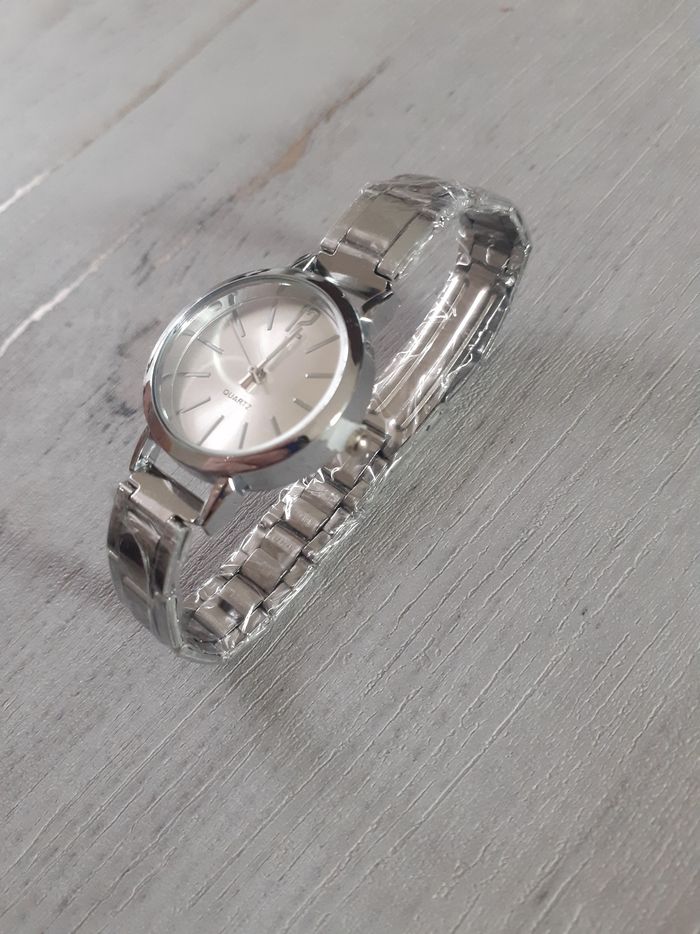 Montre femme - photo numéro 2