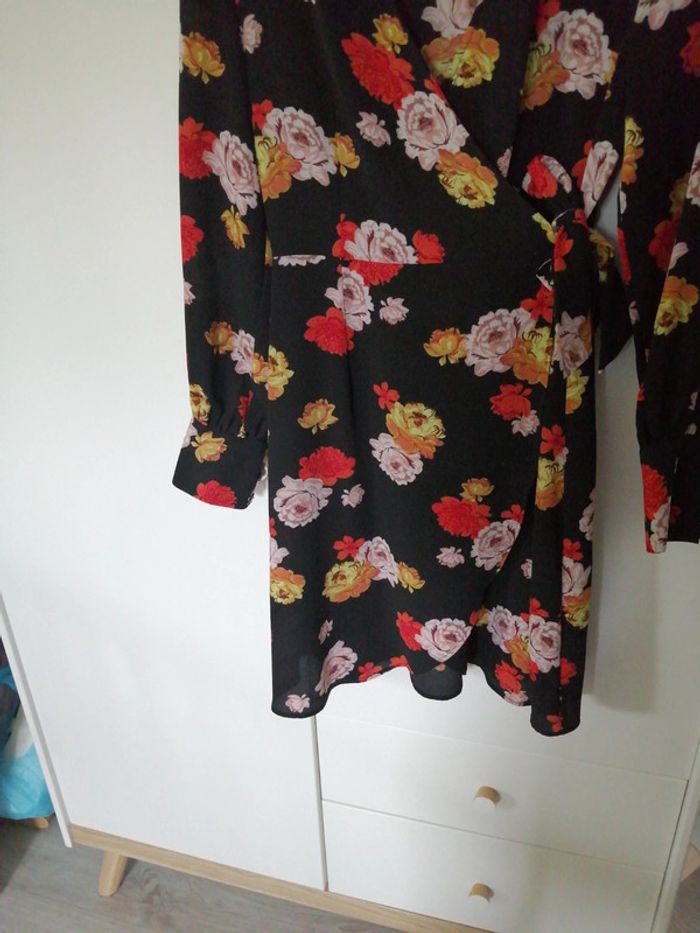 Robe cache coeur fleurie - photo numéro 5