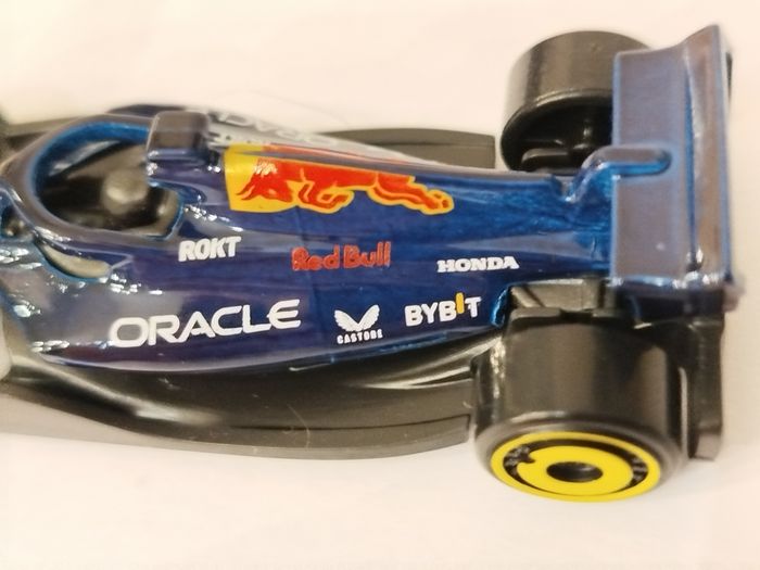 Hot Wheels Oracle Red Bull Racing Formula 1 2025 - photo numéro 9