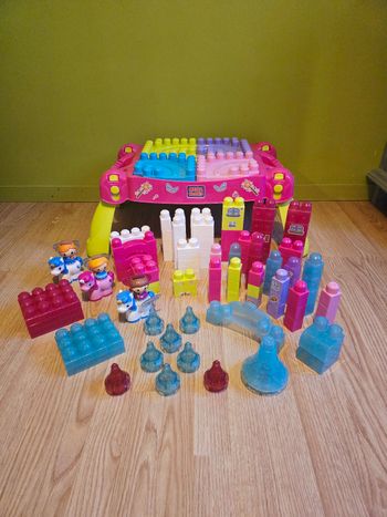 Table d'activités + cubes de construction Princesse Mega-Blocks
