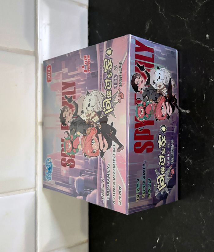 Display Spy X Family Tower Records Café 30 Boosters ! 150 Cartes à collectionner - photo numéro 5
