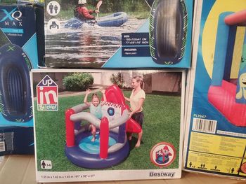 Bestway 52286 Château Gonflable Fusée.