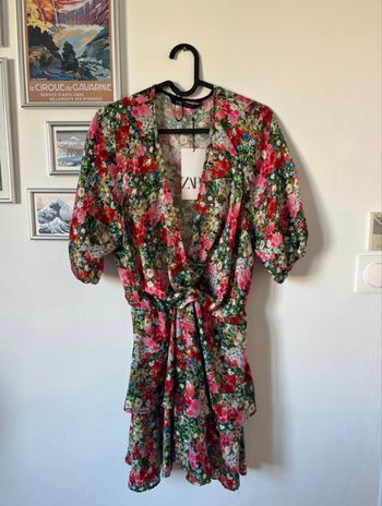 Robe à fleurs neuve 