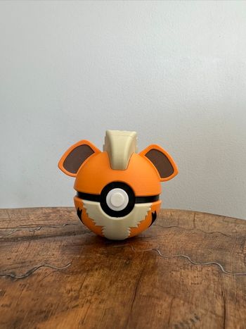 Pokeball Caninos 3D