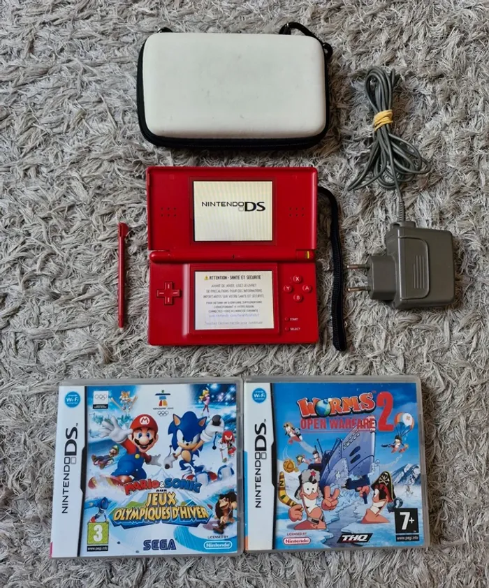 Lot Console Nintendo DS Lite Rouge + 2 Jeux