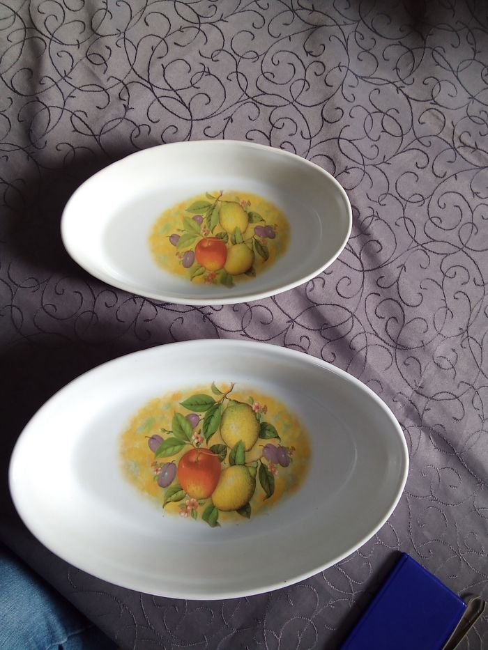 2  petits plats ovales, décor : fruits - photo numéro 2
