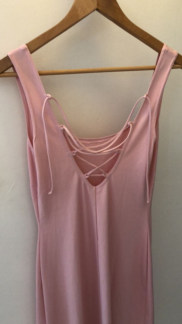 Robe rose taille 42 / décolleté dos / liens dans le dos / robe moulante rose pâle
