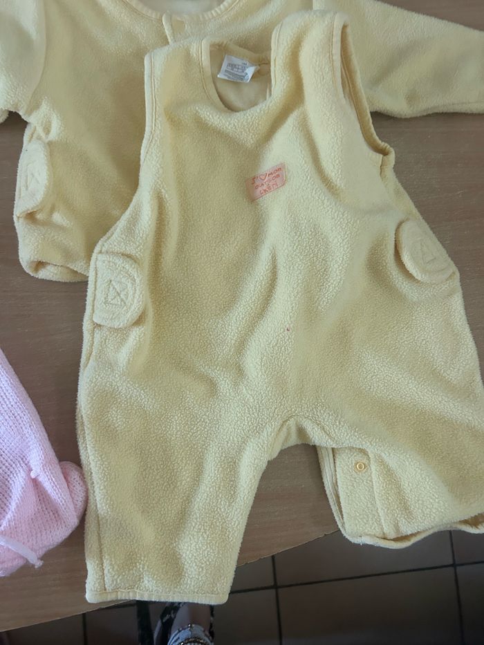Vêtement taille 1 mois - photo numéro 2