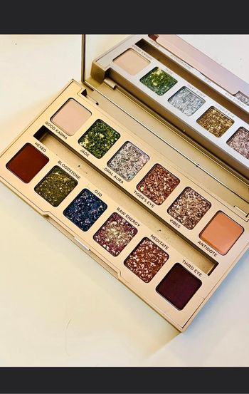palette stoned vibes urban decay