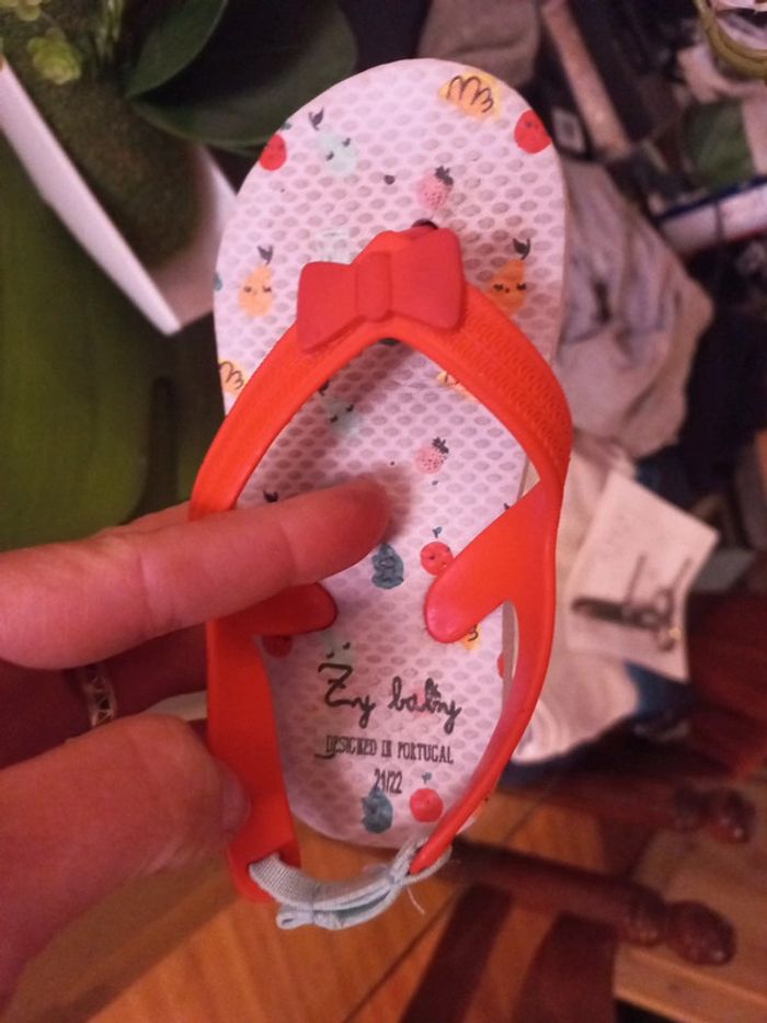 Tongs claquettes plage été bebe Taille 21-22 - photo numéro 4