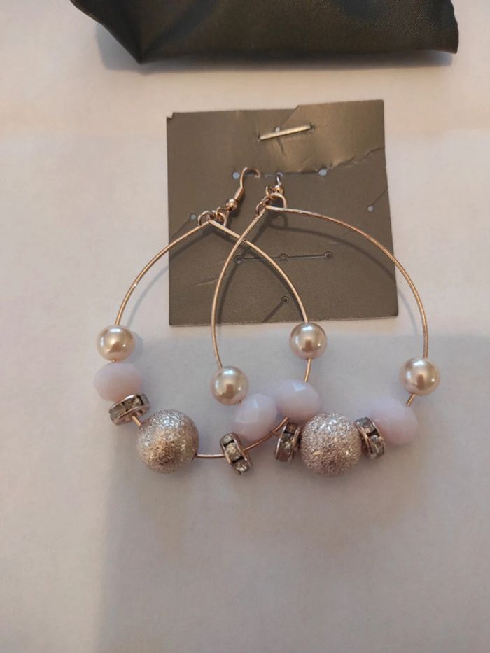 Paire de boucles d'oreilles dorées et rose neuves Maty - photo numéro 2