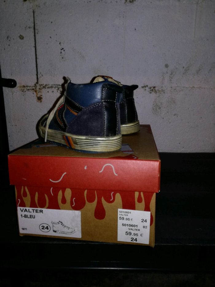 Chaussures t24 - photo numéro 3