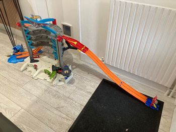 Mega garage multifonctions hot wheels